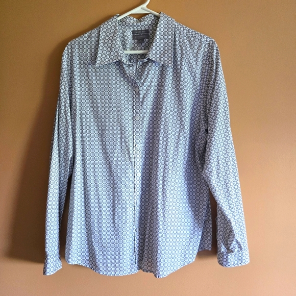 Investments buttoned shirt, size 16. - Picture 1 of 3